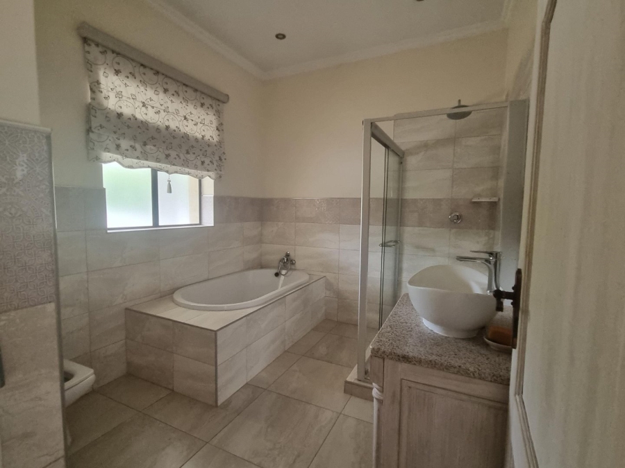 To Let 8 Bedroom Property for Rent in Xanadu North West